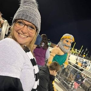 Meet your Posher, Danielle